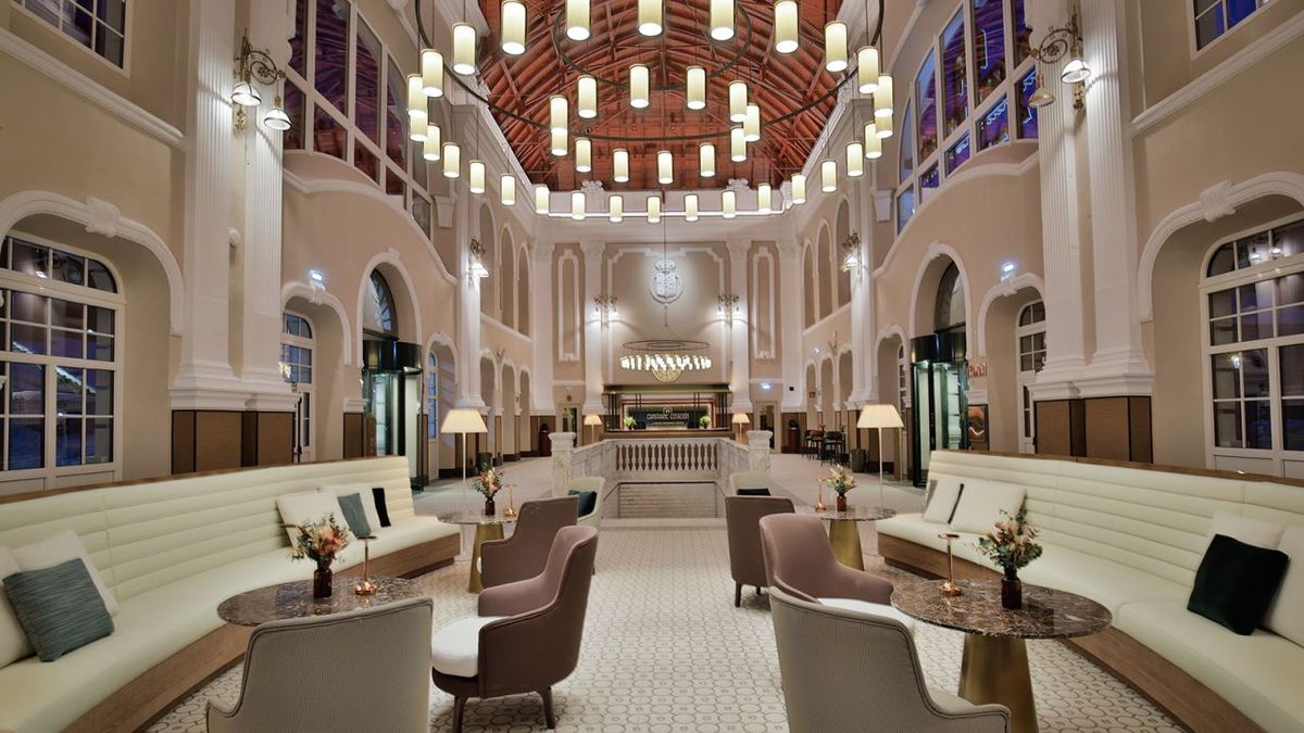 Podívejte se: Největší vlaková stanice v Evropě se změnila v luxusní hotel